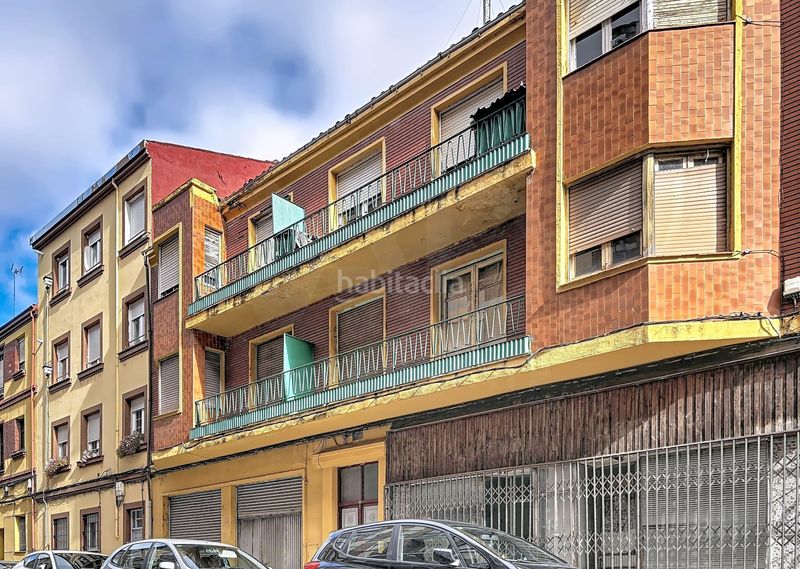 Foto 6891652a-aa0b-4935-b758-2c7a408e9af2. Edifici a Crucero León