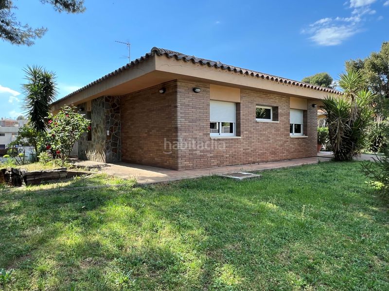 Foto 4026993d-1576-43c5-af43-44dd25f6bd49. Casa amb calefacció aparcament a Castellarnau Sabadell