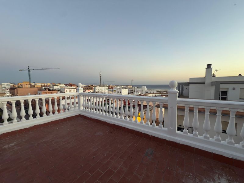 Foto ababc3ed-e74f-4068-94ea-c1379abb3cb0. Edificio in Tarifa ciudad Tarifa