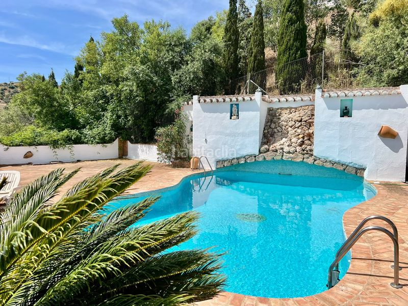 Foto bce90cc6-e189-4e46-9f36-99fedbf25805. Casa amb aparcament piscina a Viñuela