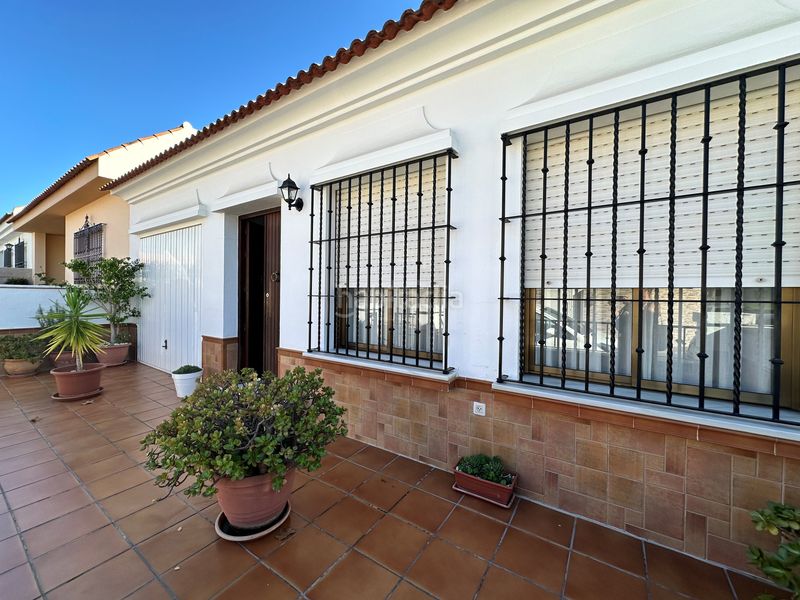 Foto ae21efdf-cd28-44df-9e99-0e7eb3e99387. Casa amb calefacció aparcament a Lepe