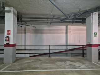 Aparcament cotxe a Avenida Central 34