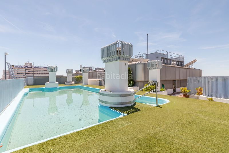 Foto 0b0977e4-a7c8-4611-bcc1-25d6a4abc7e0. Pis amb aparcament piscina a Argüelles Madrid