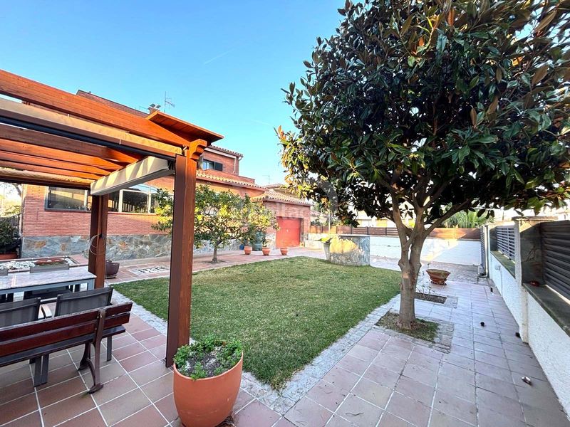 Foto c7198b15-f85b-4343-bcf8-374fbb0891cf. Casa amb calefacció aparcament a Calafell residencial Calafell