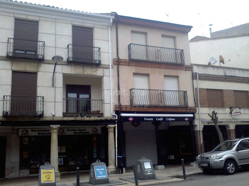Foto bd19ec2d-a38f-4a58-8bf1-d5f23f496e9b. Edificio en Sahagún