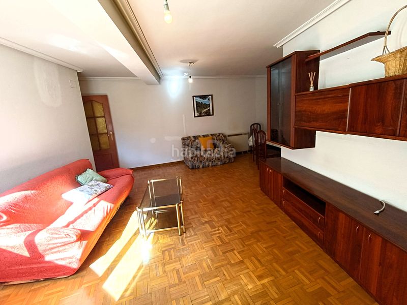 Foto f24a6538-88bb-482d-851e-4cd131fe45b0. Edificio en Sahagún