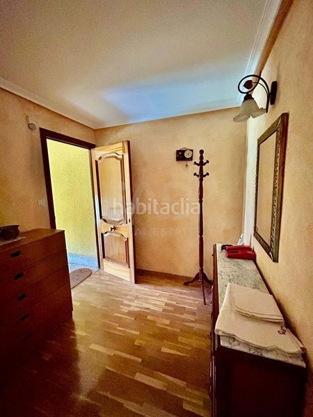 Foto 11f6d42f-73c4-4b78-8bff-5652a1a101d1. Casa amb calefacció aparcament a Bañeza (La)