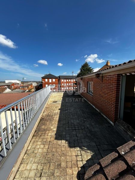 Foto 4b7d7c08-9e5f-4ce3-9ed1-16ab20615dd3. Casa amb calefacció aparcament a Astorga