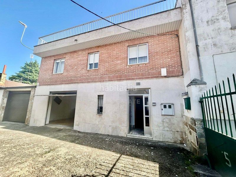 Foto d921069b-3a4f-45e4-8d36-004e89054534. Casa amb calefacció aparcament a Astorga