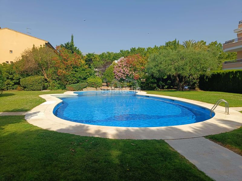 Foto bd8c0450-cad7-4ddb-8480-4c9f060b6b6d. Pis amb calefacció piscina a Centre-Platja Platja d´Aro