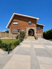 Chalet en Chozas de Abajo