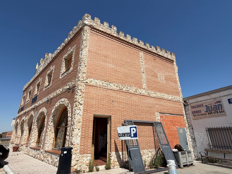 Foto a9b15998-3d3d-4f8e-a6f8-dab2275db6ac. Edifici a Olmedo