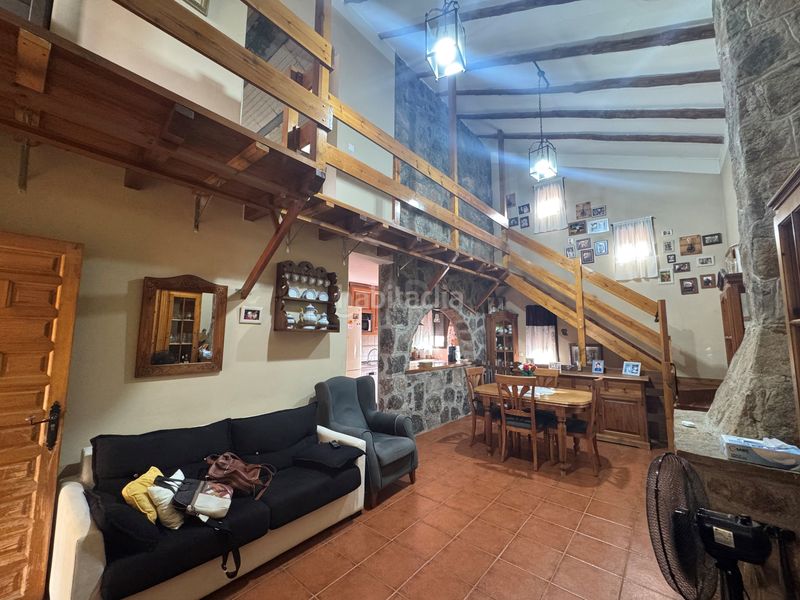 Foto a3993e47-60d8-4238-82b8-7c95a09a9843. Xalet amb calefacció aparcament piscina a Almorox