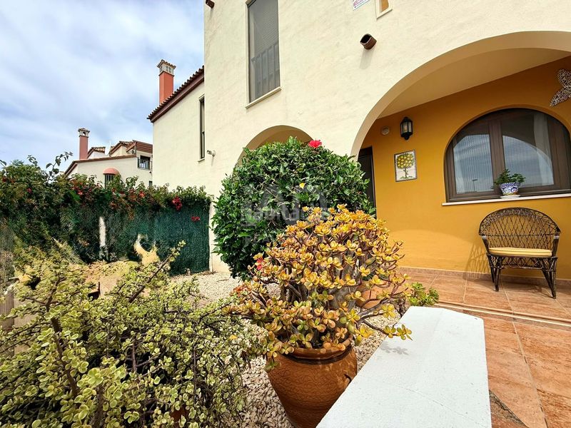 Foto 685dd781-6fe9-4a05-8c79-74073609e8a1. Casa aparellada amb calefacció piscina a Costa Esuri Ayamonte