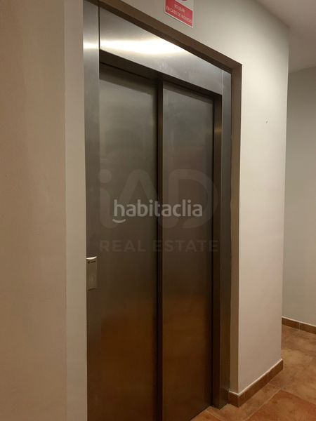 Foto c93fae89-ee45-4899-a981-470459cd6cd4. Edifici a Molina (La)