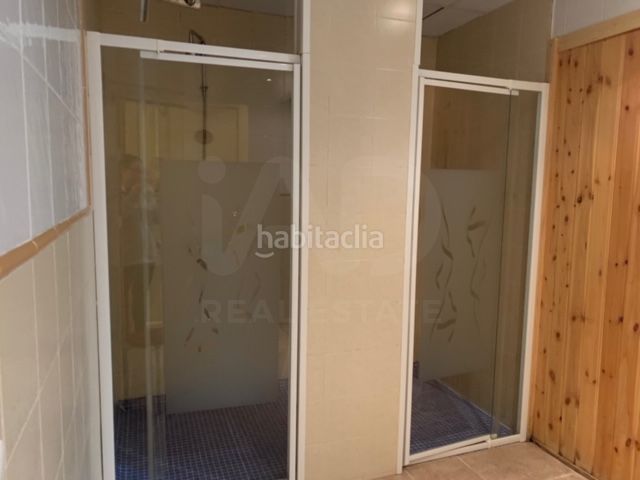 Foto cfec8161-6556-4aef-83af-670c742ea450. Edifici a Molina (La)