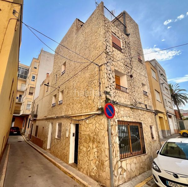 Foto 8c63f9db-4251-4840-a711-13575ab37d0c. Casa amb calefacció a Casco Urbano Vinaròs
