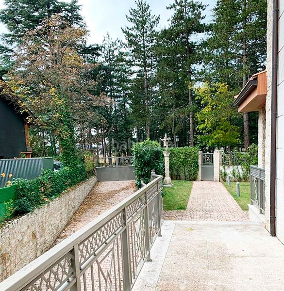 Foto bc06b57d-a0da-45ff-8295-546f7e0f0051. Casa en Paseo de la Cantera Jaca