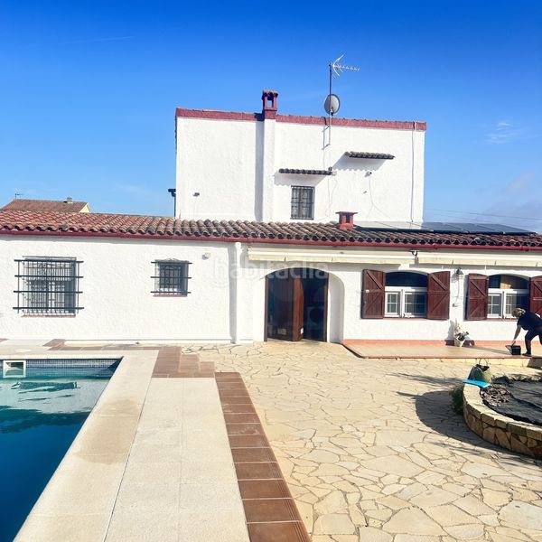 Foto 723ddce1-bdfc-4065-addf-52f905a3e910. Casa amb calefacció aparcament piscina a Nou Vendrell Vendrell (El)