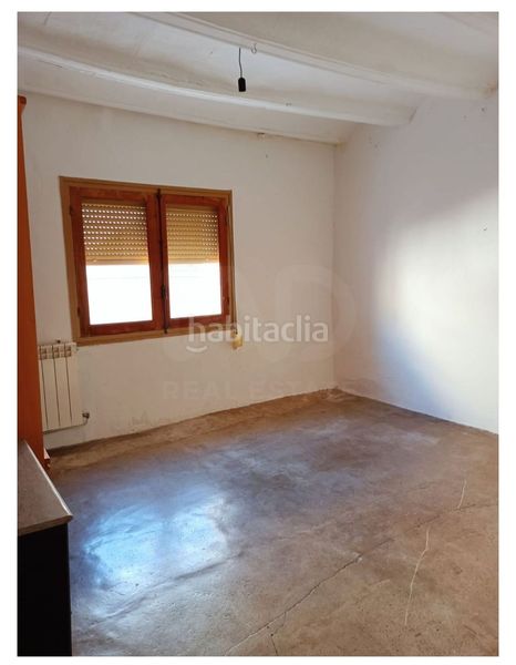 Foto 3e6abdf9-a378-4a2e-973e-9b82ccb1c42f. Casa amb calefacció a Muela (La)