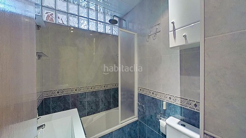 Foto 6ac89440-9c18-41f9-9703-680a530978e0. Pis amb aparcament a El Camp de l´Arpa del Clot Barcelona
