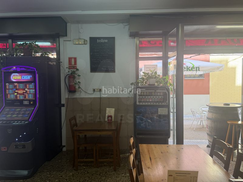 Foto aff2c9be-c875-4641-a659-89df28e012b7. Local comercial a Centre Prat de Llobregat (El)