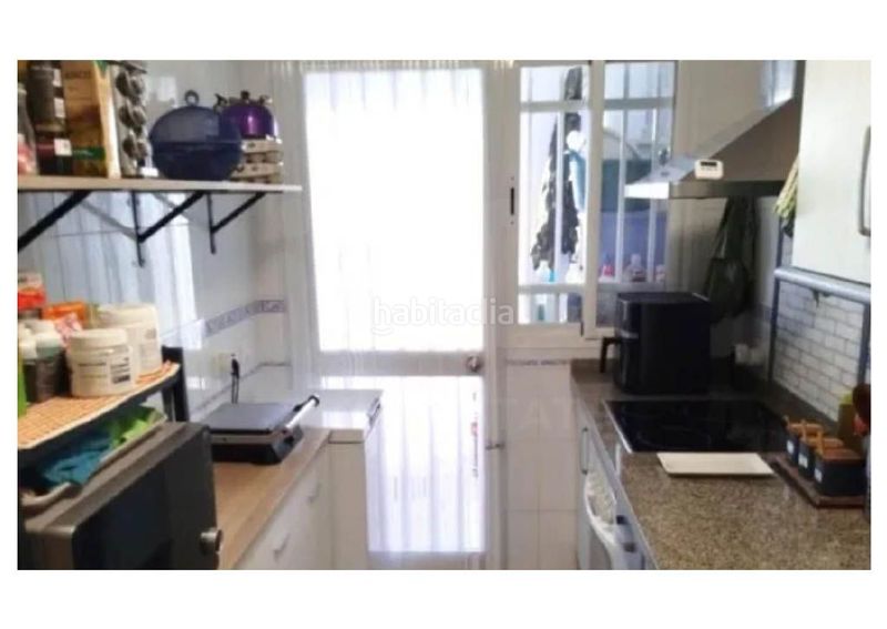 Foto 8b92fcd9-d77e-448a-88dc-9a4ccd79b8f1. Casa pareada en Lepe