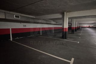 Aparcament cotxe a Estrella