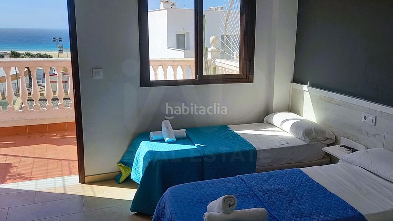 Foto b94ca386-d0da-497d-9903-bf1524a8e4d9. Edificio en Tarifa ciudad Tarifa
