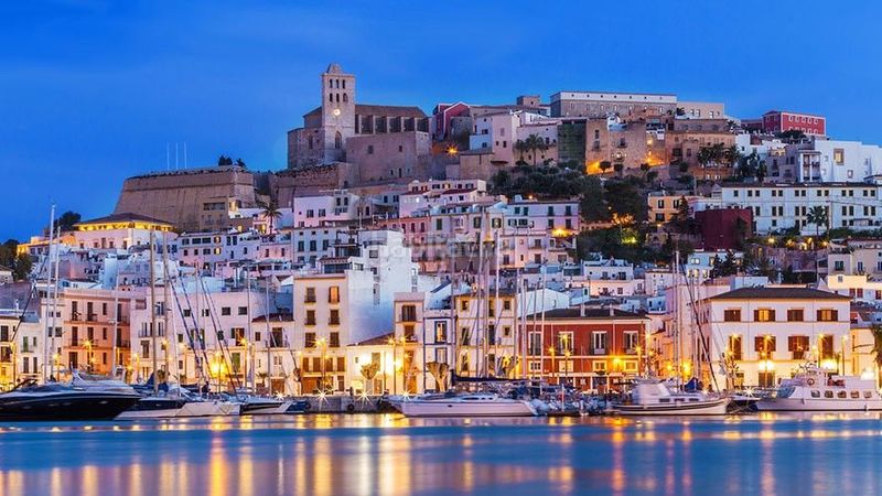 Foto 5c8342ab-f474-475b-b21f-690b6f7ecc5e. Casa en Dalt Vila-La Marina Ibiza