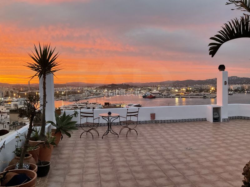 Foto 74473ee5-adbc-420d-8824-301263acbfb7. Casa en Dalt Vila-La Marina Ibiza