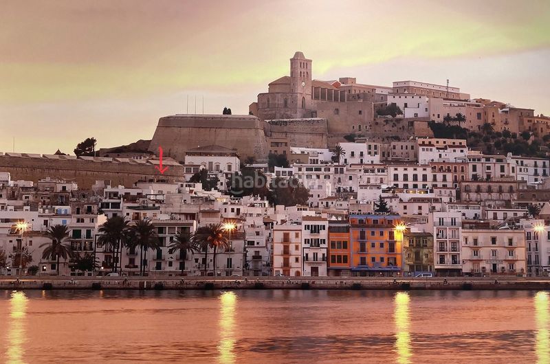 Foto bce010d3-1484-4c04-b1f0-10648d03b690. Casa en Dalt Vila-La Marina Ibiza