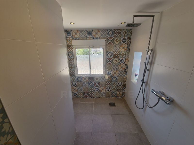 Foto 6b2931a3-a309-4cc0-b6db-d17d8a5723df. Casa amb piscina a Busot