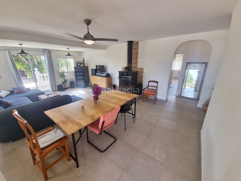 Foto d7faec9a-6edb-41c7-aaf4-e4de1598fe8b. Casa amb piscina a Busot