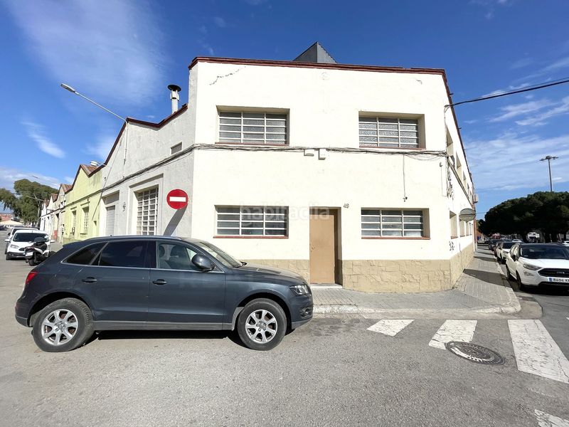 Foto e248499d-34d4-404c-9c64-75e4fa486049. Edifici a Gràcia Sabadell