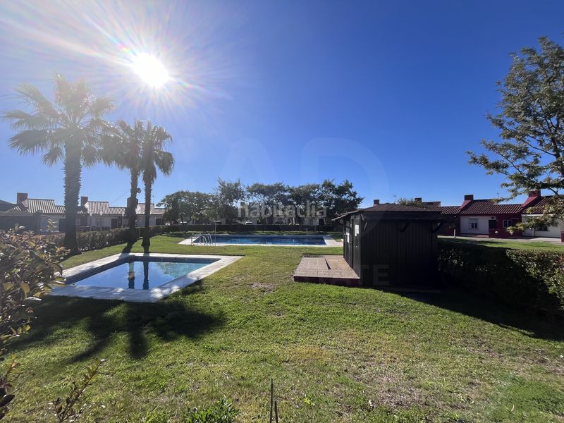 Foto 0180f318-962a-488d-aa54-f79dc8d12509. Casa aparellada amb calefacció piscina a Ayamonte ciudad Ayamonte