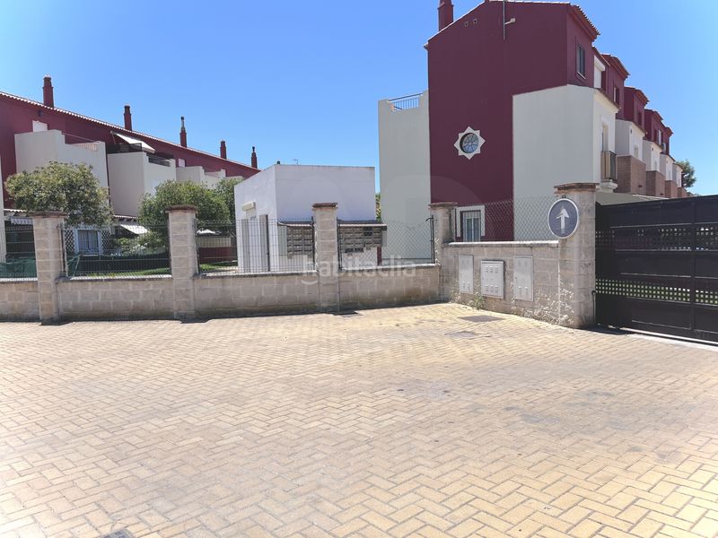 Foto c9a8dcfa-eeed-4db8-bf40-2c33c3ed5ddc. Casa aparellada amb calefacció piscina a Ayamonte ciudad Ayamonte