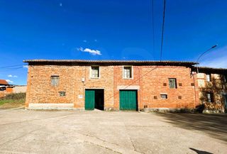 Country house in Villaturiel