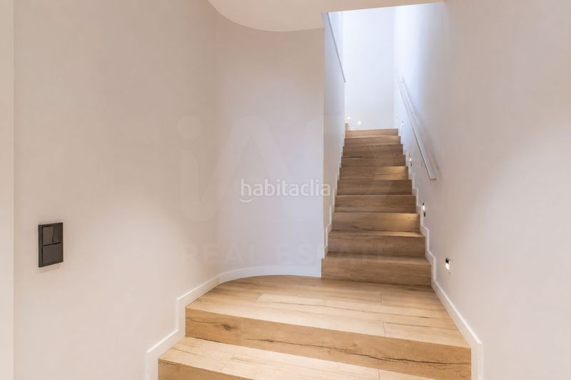 Foto 22ab1a7e-e618-4739-983b-e6e76ad725f8. Casa aparellada amb calefacció aparcament piscina a Sabadell