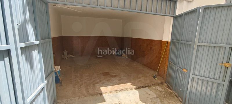 Foto 4130c43a-762a-4434-87d7-abd50771184b. Aparcament cotxe a Écija