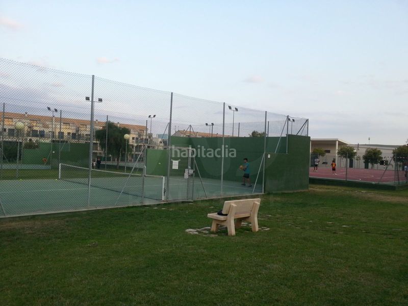 Foto 78196b75-f5a9-403d-bad8-77925e3ed2af. Pis amb piscina a San Jorge