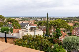 Casa aparellada a Can Roca