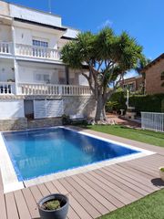 Casa aparellada a Can Roca
