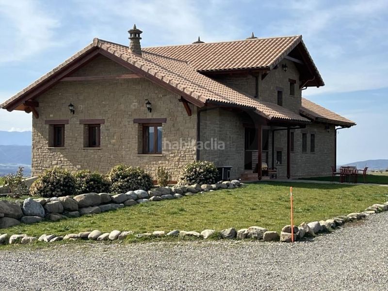 Foto f6bd010a-7f59-4bda-85ec-5587db51320a. Casa amb calefacció aparcament a Poblaciones Norte Jaca