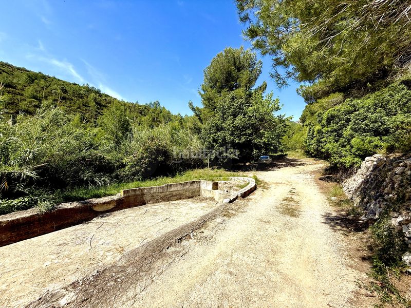 Foto b7b115ea-b92f-4ad5-aebd-73f1ee3bdf11. Finca rústica en camí de la font d'aixa 2 en Llíber