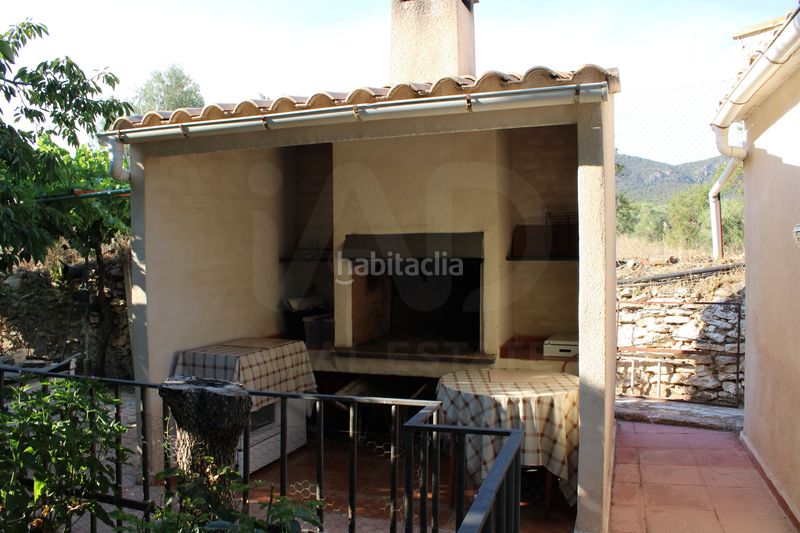 Foto a9ad58a7-2477-410f-bcb0-23ea92aeb6b6. Casa amb aparcament a Onil