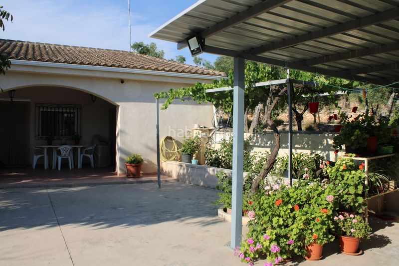 Foto b3c87ca5-8b6a-4a12-a924-d4a51761d88a. Casa amb aparcament a Onil