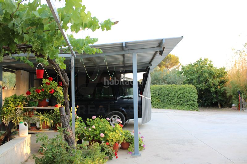 Foto b6457004-5edd-4ae7-84ac-9a1055c868d3. Casa amb aparcament a Onil