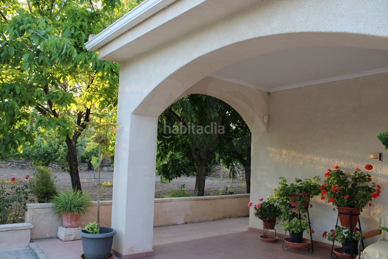 Foto d31183d1-4b79-4615-9725-1bd87527813f. Casa amb aparcament a Onil