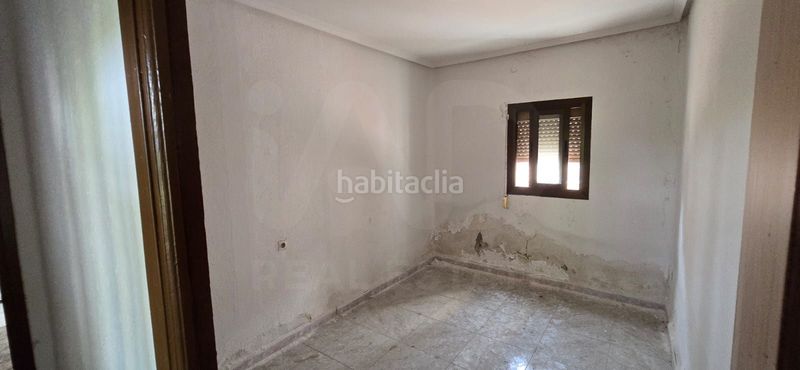 Foto fa39b8b7-55b5-46a0-a8d0-b0b1f5fdfb70. Edifici a Avenida Europa-San Antón Toledo